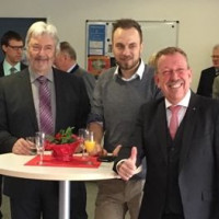 Von Links: SPD-Fraktionschef Georg Schneider, Ortsvereinsvorsitzender Sascha Vespermann und Bundestagsabgeordneter Karl-Heinz Brunner